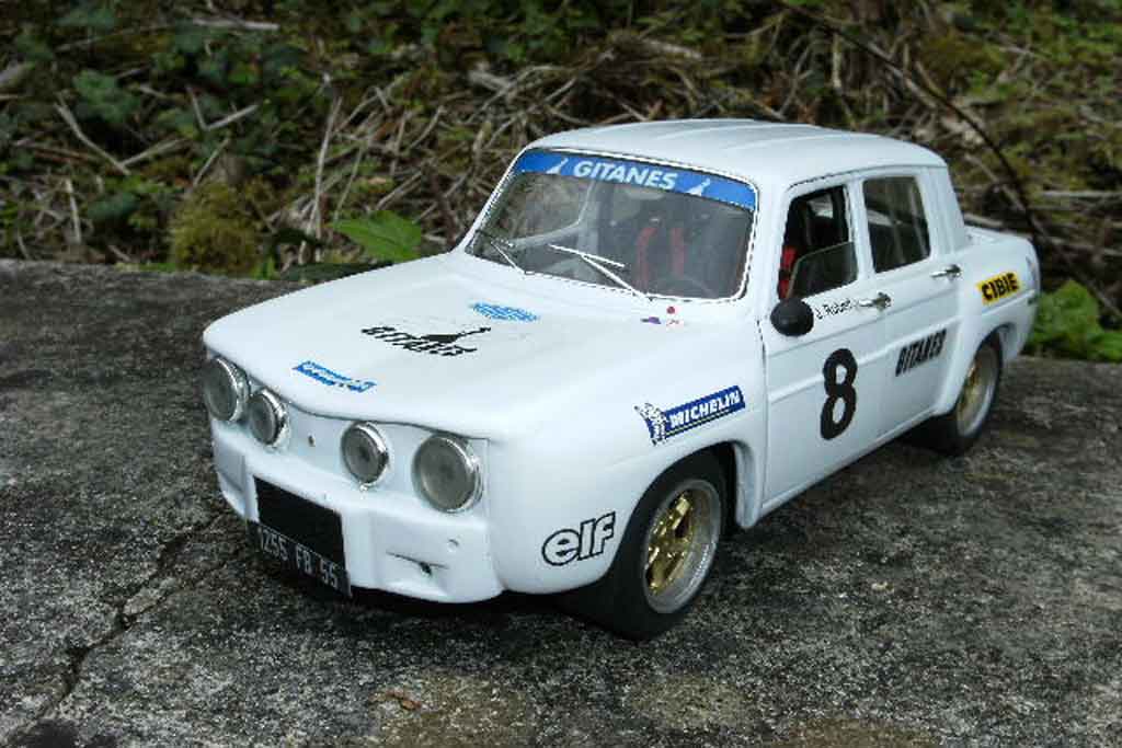 Modellautos Renault 8 Gordini 1/18 Solido Gordini weiss jantes larges et kit carrosserie dinacar tuning Renault 8 Gordini 1/18 Solido Gordini weiss jantes larges et kit carrosserie dinacar tuning modellautos