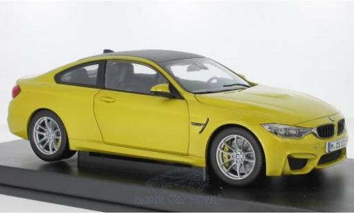 Modellautos Bmw M4 1/18 Paragon (F83) Coupe mettalic gelb Bmw M4 1/18 Paragon (F83) Coupe mettalic gelb modellautos