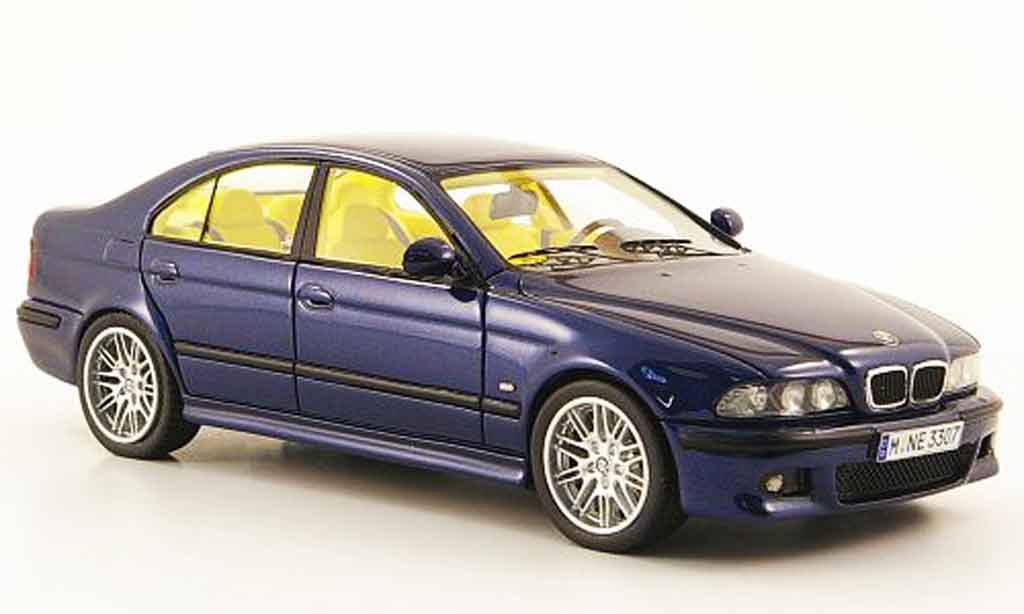 Modellauto BMW M5 Maisto 1:18 in 86343 Königsbrunn für € 25,00 zum