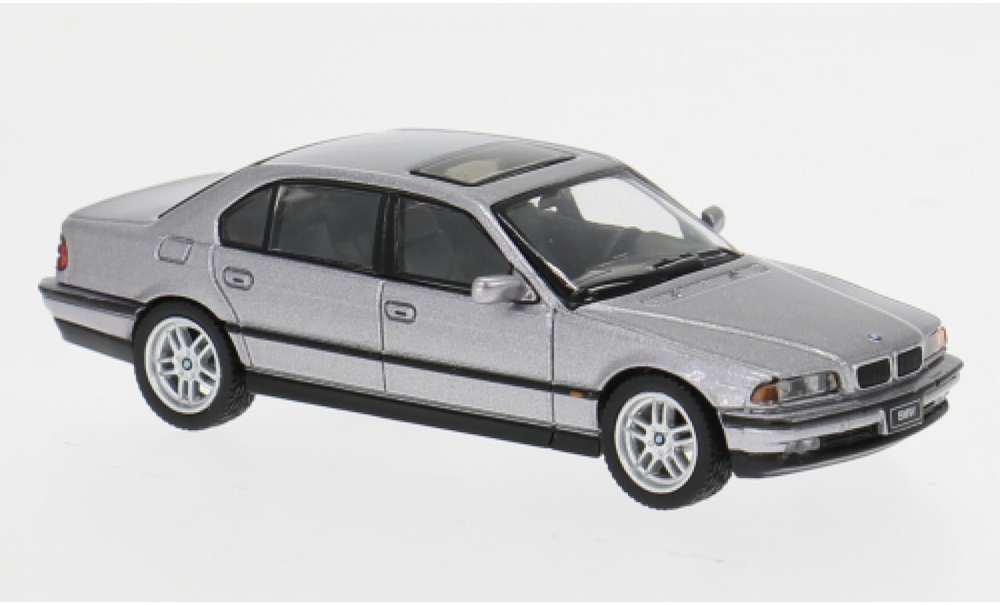 Bmw 750 1/64 Mini GT iL (E38) silber 1:64 modellautos