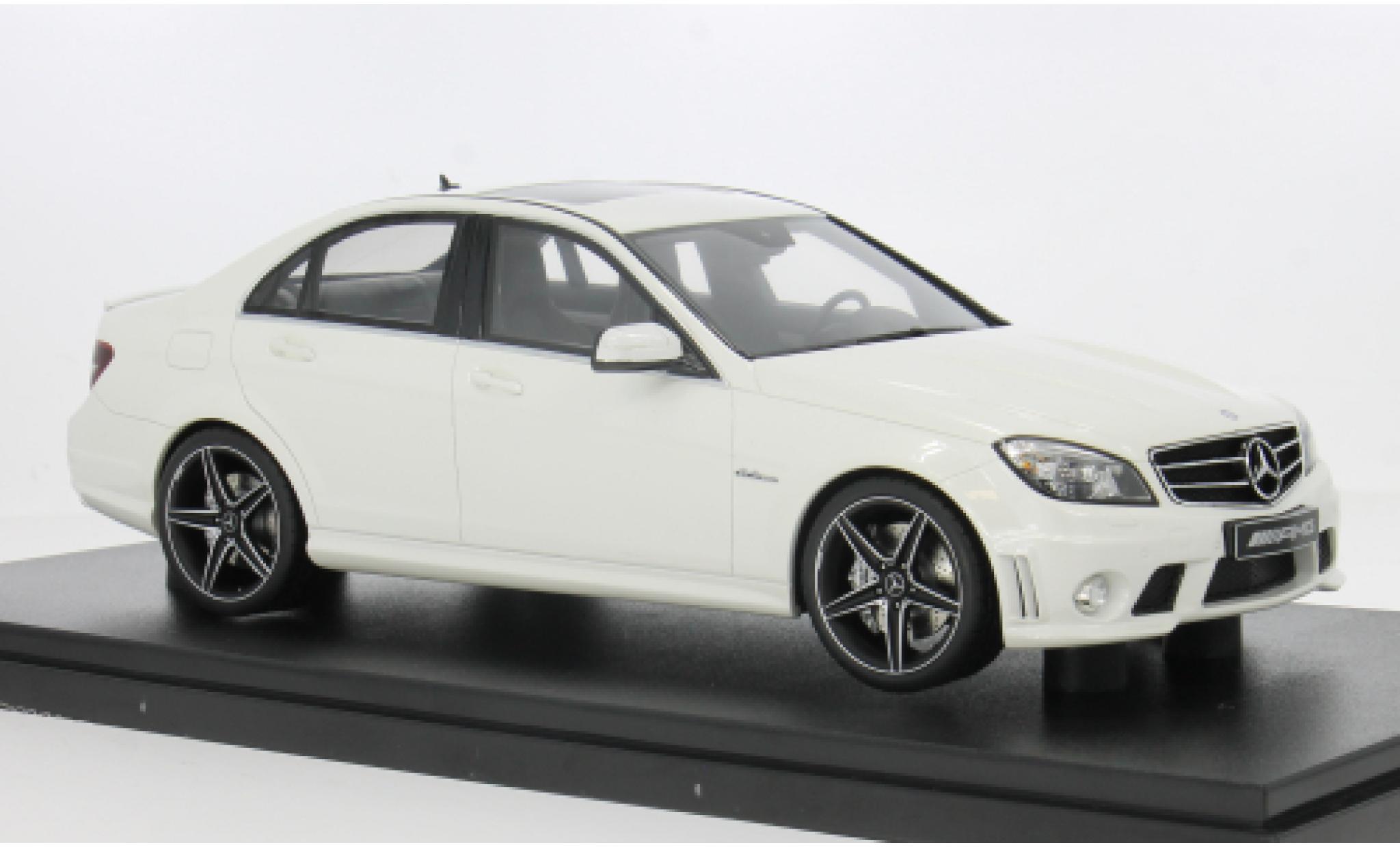 Mercedes Classe C GT Spirit C63 AMG weiss 2007 1:18 modellautos