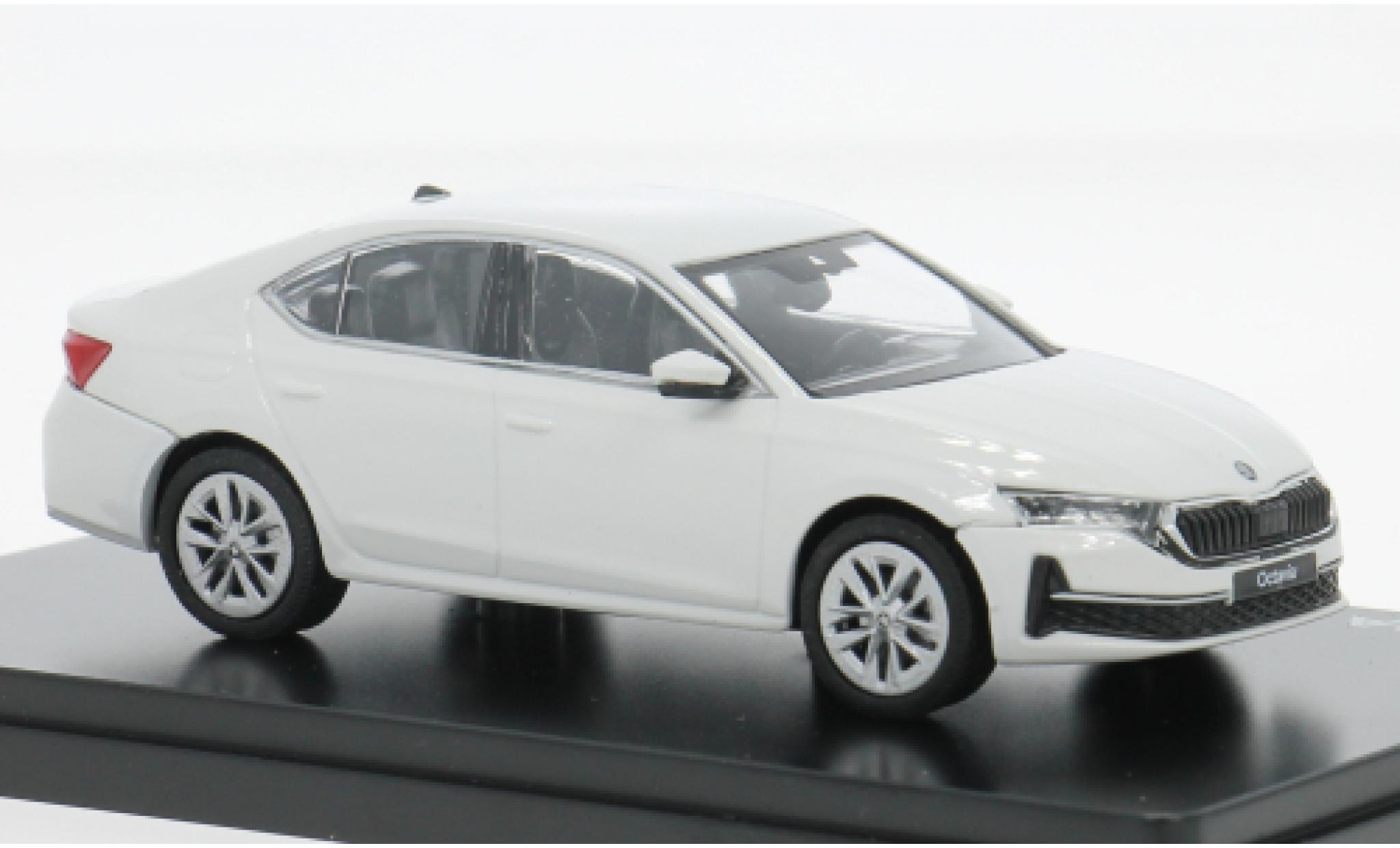 Skoda Octavia 1/43 Abrex IV FL weiss 2024 1:43 modellautos