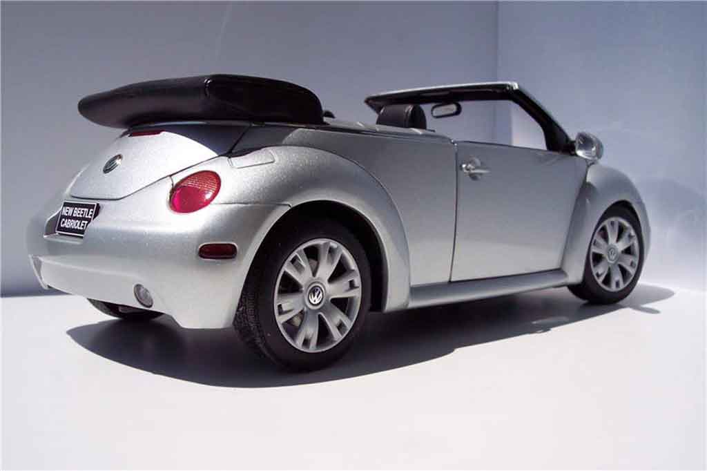 Volkswagen New Beetle cabriolet 1/18 Burago cabriolet grau metallisee