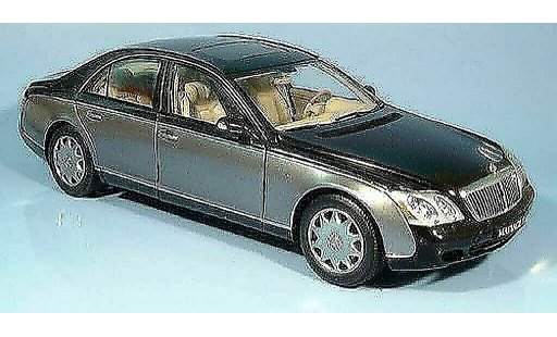 Maybach 57 SWB 1/18 Autoart schwarz / grau millennium edition 2002 modellautos
