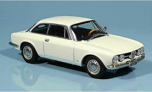 Alfa Romeo 1750 gtv 1/43 Autoart weiss 1967 modellautos