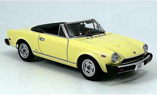 Fiat 124 Sport Spider 1/18 Autoart cs amer. version 1980 modellautos