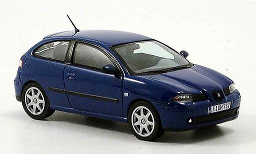 Seat Ibiza Base 1/43 IXO blau modellautos