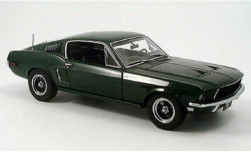 Ford Mustang GT 1/18 Autoart 390 gr&Atilde;&frac14;n modellautos