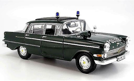 Opel Kapitan P2.6 1/18 Revell polizei 1961 modellautos
