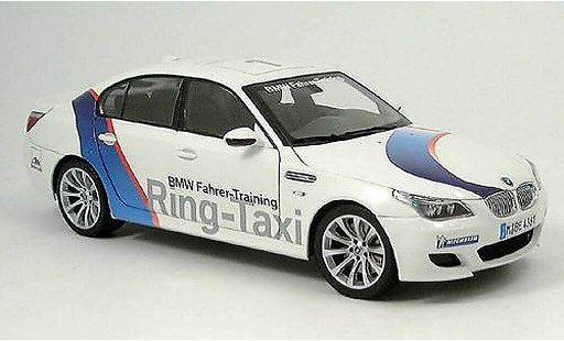 Bmw M5 ring taxi 1/18 Kyosho E60 nurburgring 2005 modellautos