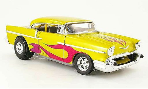 Chevrolet Bel Air Coupe 1/18 Hot Wheels 1957 gelb avec flammendekor modellautos