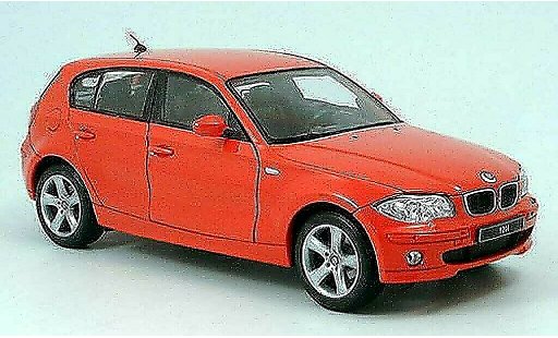 Bmw 120 E87 1/18 Welly i rot modellautos