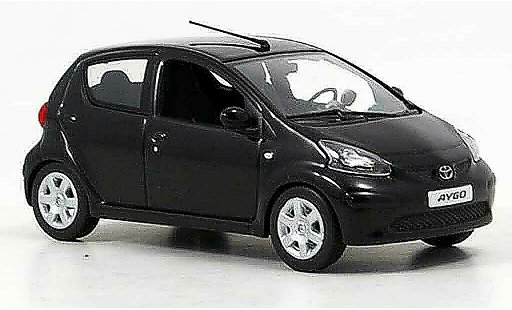 Toyota Aygo Base 1/43 Minichamps schwarz 2005 modellautos