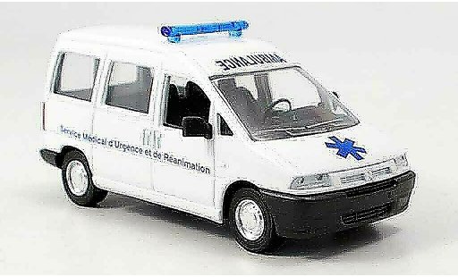 Citroen Jumpy ambulance 1/43 Verem ambulanz modellautos