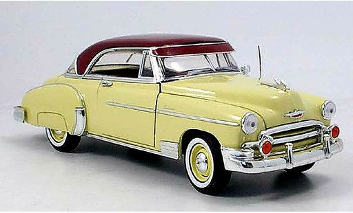 Chevrolet Bel Air Coupe 1/18 Motormax 1950 beige rot modellautos