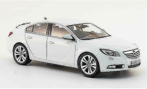 Opel Insignia Base 1/43 Schuco weiss fliessheck 2008 modellautos