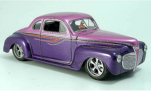 Plymouth Coupe Hot Rod 1/18 Yat Ming lila modellautos