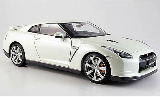 Nissan Skyline R35 1/18 Autoart gtr weiss modellautos
