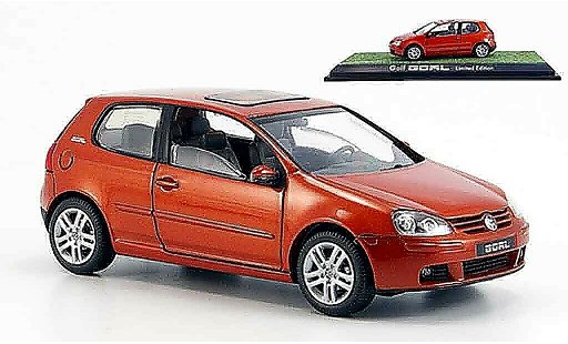 Volkswagen Golf Base 1/43 Schuco goal kupfer modellautos