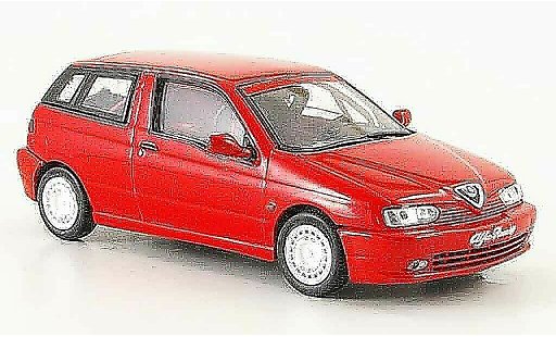 Alfa Romeo 145 berlina 1/43 Pego presentation weiss 1997 modellautos