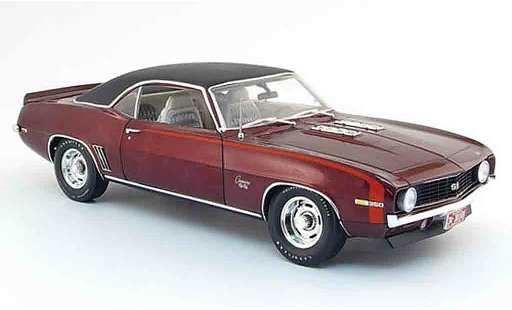 Chevrolet Camaro SS 1/18 Highway 61 350 rot schwarz 1969 modellautos