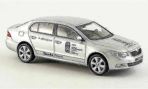 Skoda Superb 2009 1/43 Abrex ii grau metallisee eishockey weltmeistertitel modellautos