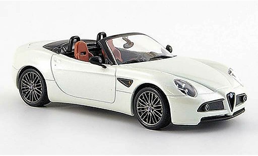 Alfa Romeo 8C competizione 1/43 M4 Spyder weiss Ausstellung Genf 2008 modellautos