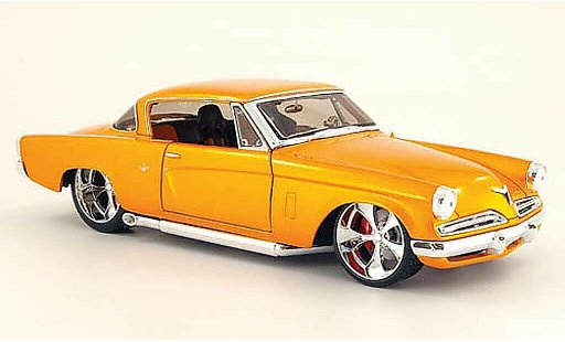 Studebaker Commander Starliner 1/18 Maisto orange 1953 modellautos