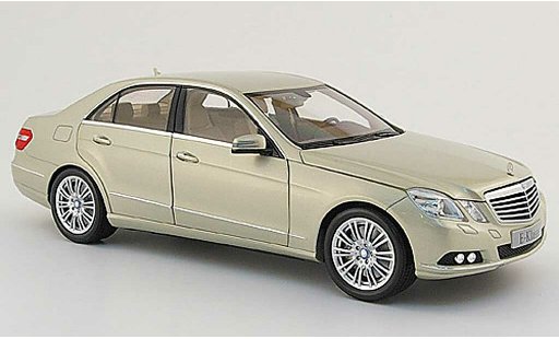 Mercedes Classe E Base 1/18 Minichamps (w 212) beige 2009 modellautos