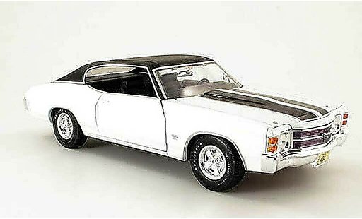 Chevrolet Chevelle SS 1/18 Maisto 1971 SS454 weiss/schwarz modellautos