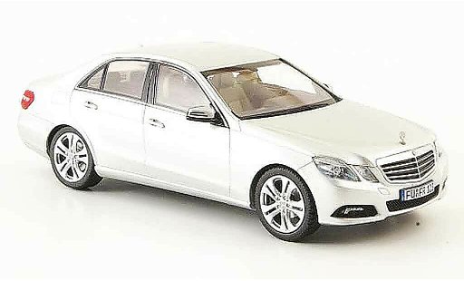 Mercedes Classe E Base 1/43 Schuco Limousine (W212) Avantgarde grau metallisee 2009 modellautos