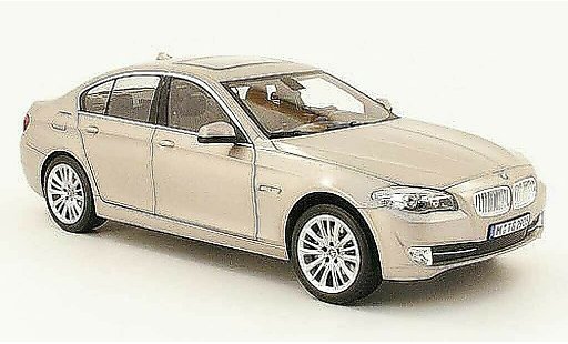Bmw 550 F10 1/18 Norev limousine champagne 2010 modellautos