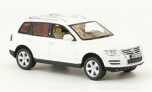 Volkswagen Touareg Base 1/43 Minichamps weiss north sail modellautos