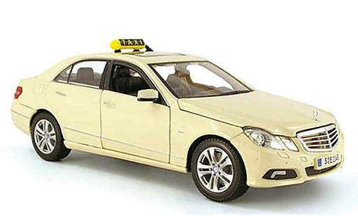 Mercedes Classe E Base 1/18 Maisto limousine (w 212) taxi (d) 2009 modellautos