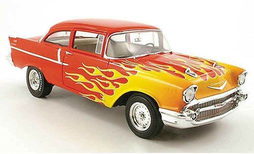 Chevrolet Bel Air Coupe 1/18 Highway 61 1957 150 rot mit flammendekor modellautos