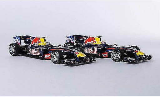 Red Bull F1 2010 1/43 Minichamps 2er-Set: Renault RB6 No.5 S.Vettel und No.6 M.Webber Konstrukteursweltmeister modellautos