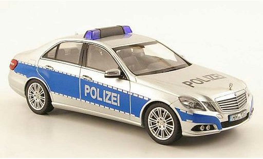 Mercedes Classe E Base 1/43 Schuco Limousine (W212) Polizei Hamburg modellautos