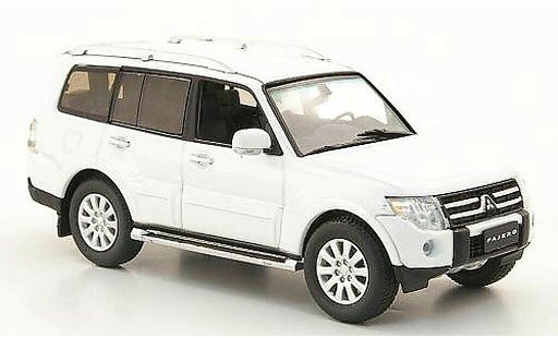 Mitsubishi Pajero Base 1/43 Vitesse weiss 2009 modellautos