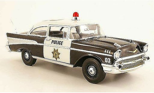 Chevrolet Bel Air police 1/18 Highway 61 1957 schwarz/weiss modellautos