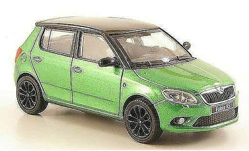 Skoda Fabia RS 1/43 Abrex II gr&Atilde;&frac14;n mit schwarzem Dach und Felgen 2010 modellautos
