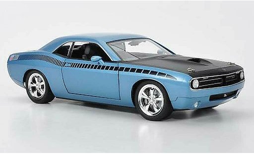 Plymouth Cuda Concept 1/18 Highway 61 AAR blau/matt schwarz mit Dekoration modellautos