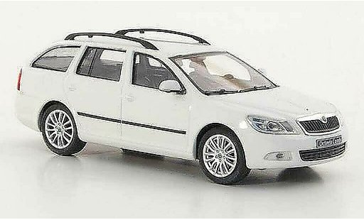Skoda Octavia Combi 1/43 Abrex weiss 2008 modellautos