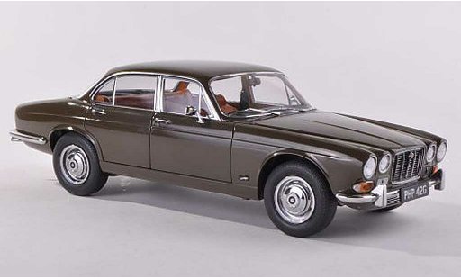 Jaguar XJ6 6 1/43 Paragon Series 1 4.2 schwarz-brun Sir William Lyons' Personal Car RHD 1968 modellautos