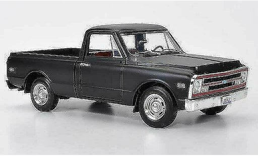 Chevrolet C-10 Pickup 1/18 Highway 61 Fleetside matt schwarz 1968 modellautos