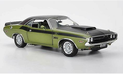 Dodge Challenger 1970 1/18 Highway 61 T/A gr&Atilde;&frac14;n/matt schwarz/Krododillederoptik modellautos