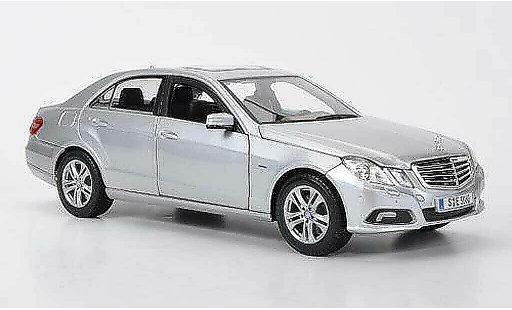 Mercedes Classe E Base 1/18 Maisto 350 (W 212) grau 2009 modellautos