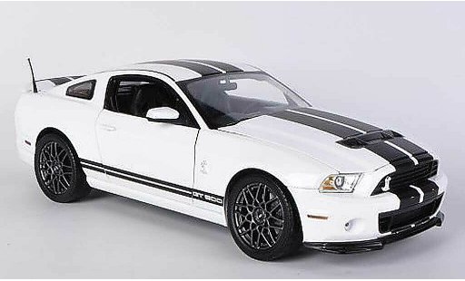 Shelby GT 500 2013 1/18 Shelby Collectibles weiss/mattschwarz modellautos