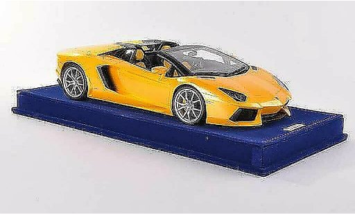 Lamborghini Aventador LP700-4 1/18 MR Collection Roadster gelb modellautos