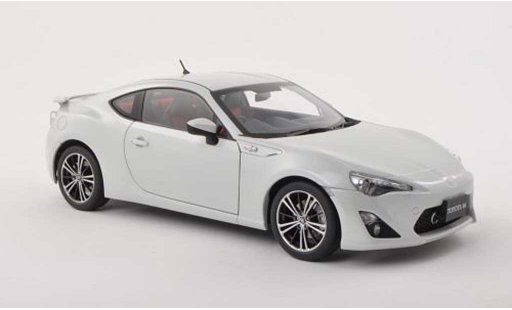 Toyota 86 2012 1/18 Autoart GT Limited (Asian Version/RHD) weiss modellautos