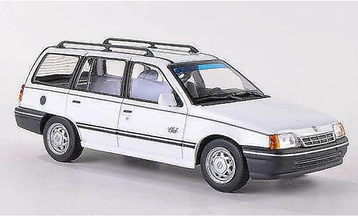 Opel Kadett E Caravan 1/43 Minichamps weiss 1989 modellautos